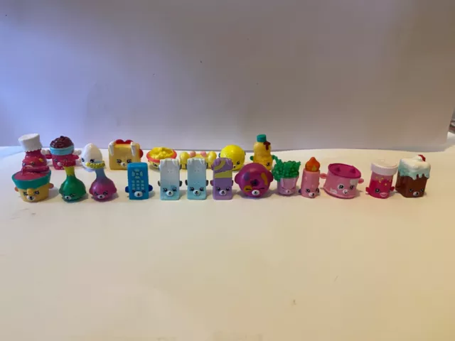 https://www.picclickimg.com/8WcAAOSwKfFlk~Ei/SPECIAL-EDITION-21-pack-petkins-shopkins-Great-value.webp