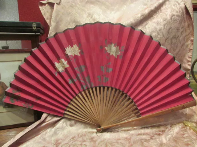 bel ancien grand eventail fan abanico ventaglio papier peint et tissu fleurs