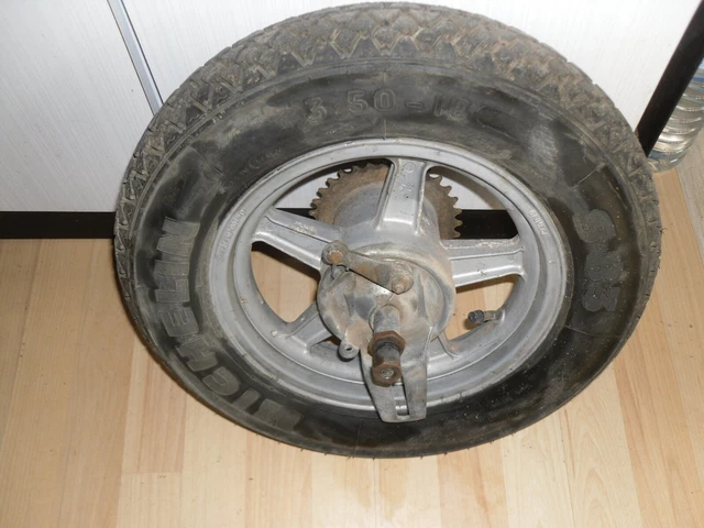 Pneu arrière 2 3/4-17 Dunlop D104 Peugeot 103 - Pièce cyclomoteur 50cc