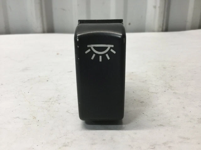 Kenworth T660 DOME LIGHT Dash/Console Switch - Used | P/N P27104010