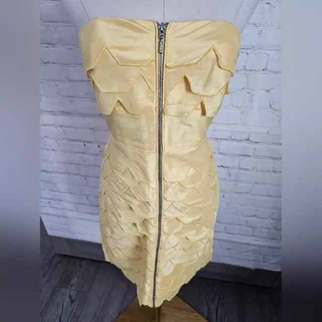 Laundry by Shelli Segal Scalloped Strapless Dress | Pale Yellow | Size 2 | EUC