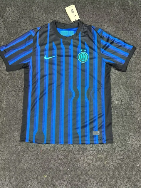 Maglia Ufficiale Inter 2023-24 Lautaro Martinez Replica El Toro 10 – Per Bambino, Uomo E Adulto. Taglia XL, Colletto Semplice, Mezza Manica. Ideale Per I Veri Tifosi Nerazzurri!