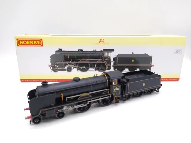 Hornby R2744 BR Schools Class Blundells 4-4-0 DCC Ready -New (minor wear to box)