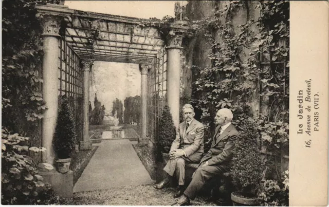 CPA AK PARIS 7e 16, Avenue de Breteuil Le Jardin (925310)