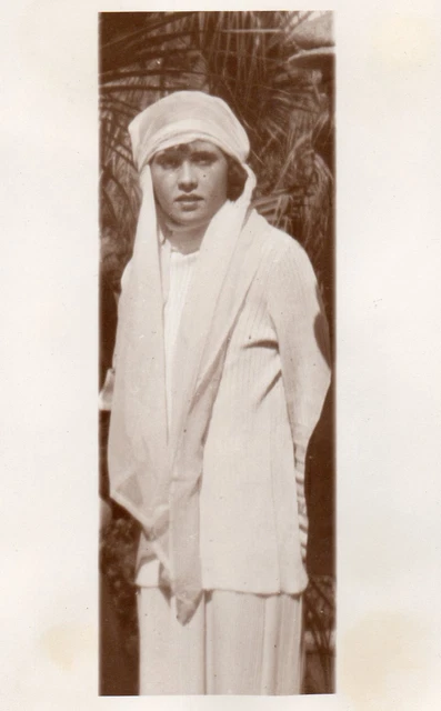 BK621 Carte Photo vintage card RPPC femme mode fashion foulard turban tailleur