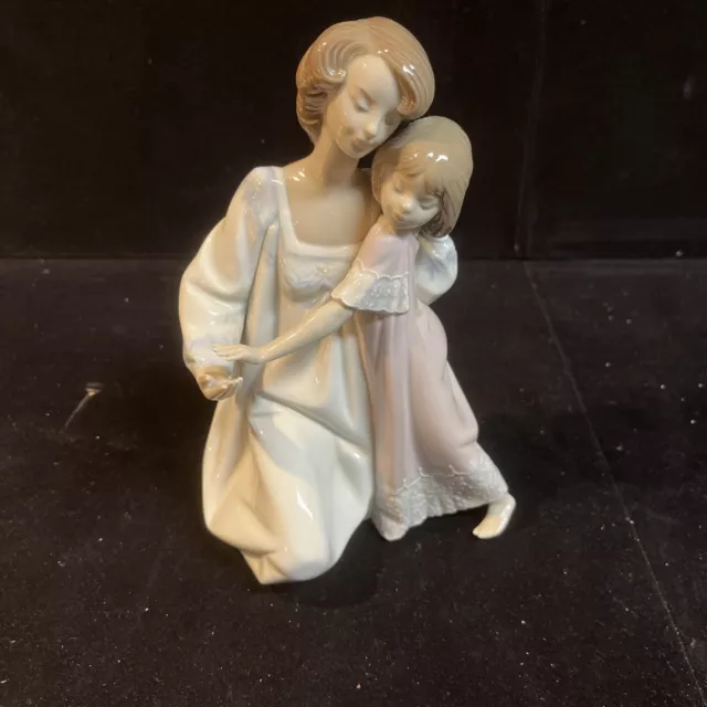 Lladro Figurine GOOD NIGHT MOTHER AND CHILD GIRL DAUGHTER #5449 Retired