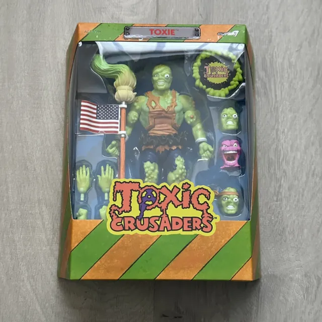 Figura de acción Super7 Toxic Crusaders Ultimates Toxie Wave 3 - Abierta