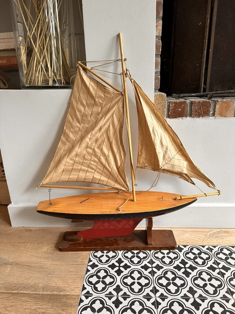 ANCIEN BATEAU CANOT Voilier De Bassin Giraud Sauveur F 28 EUR 45,00 - FR ANCIEN BATEAU CANOT Voilier De Bassin Giraud Sauveur F 28 EUR 45,00 - FR