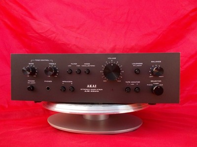 UN ALTRO GIOIELLO VINTAGE Akai AMPLIFICATORE AKAI  AM-2200.. PERFETTO 