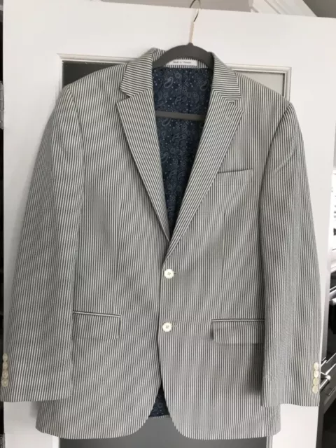 Ralph Lauren Men’s Navy and Cream Seersucker Suit 38R Jacket / 32 x 30 Trouser
