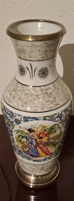 Jarron chino de porcelana y plata