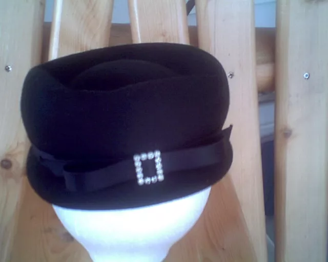 VINTAGE GLENOVER Henry Pollack, Co. Black Wool Felt w Satin Ribbon & Rhinestones