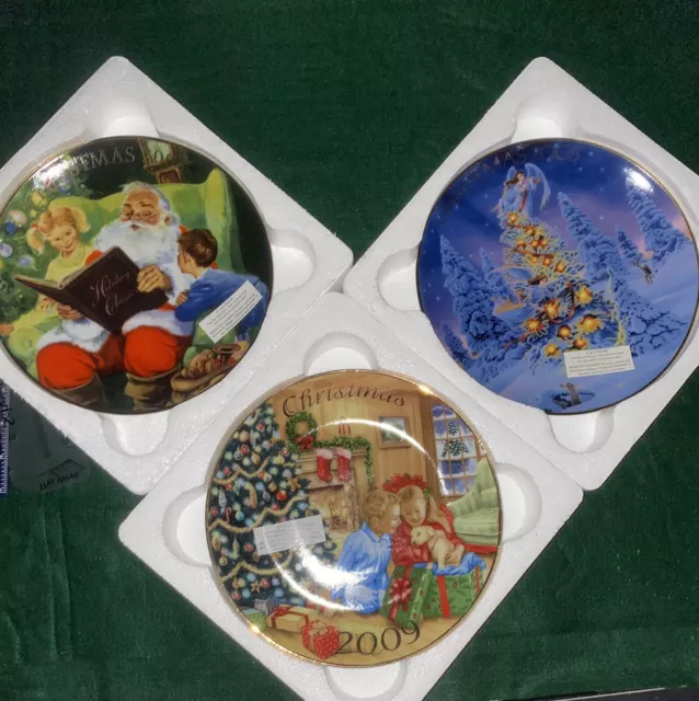 Avon Fine Collectible 2005,2006 & 2009 Collector's Christmas Plates-lot