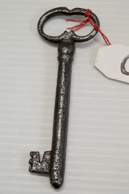 Cadenas en fer forgé massif (616 g.) Finement gravé avec