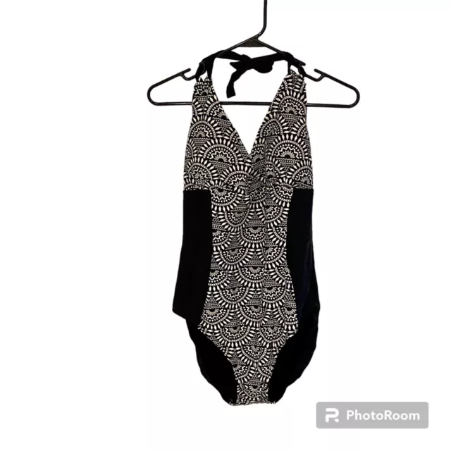 NWT Women’s Merona Black & White Geometric Print One Piece Swimsuit Size XL