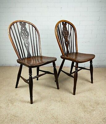 A Harlequin Pair of Antique 19th c. Wheelback Windsor Side / Dining Chairs 2