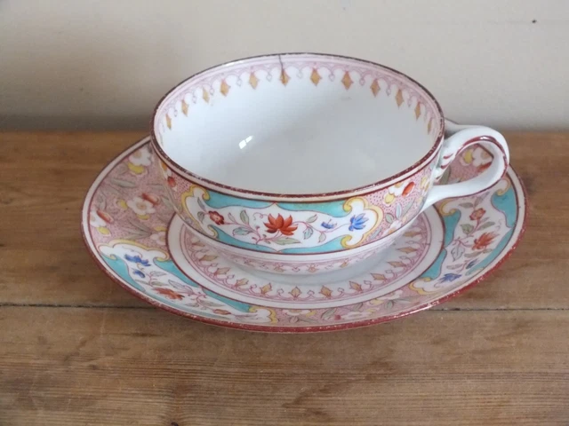 Tasse à thé Sarreguemines Minton décor 768 - Fleurs