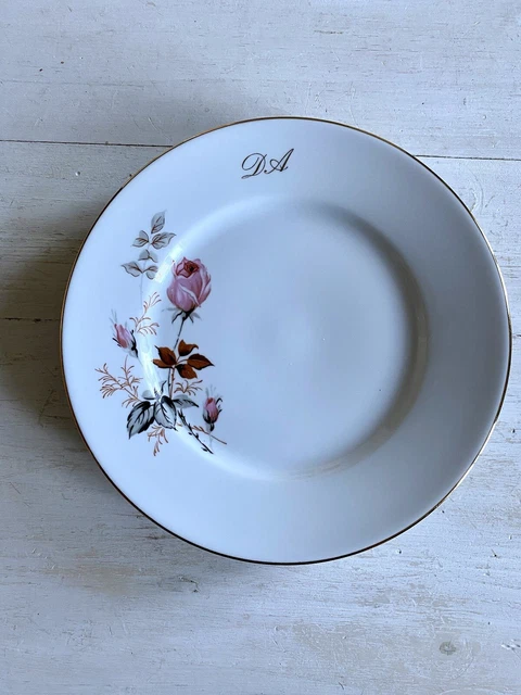 Service d’assiettes ( nom complet) en porcelaine de limoges￼