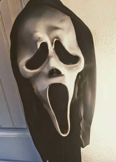 Ghostface Hero Sidney Attack! Mask Masks Scream. GLOW-IN-THE-DARK Gen 1 Replica