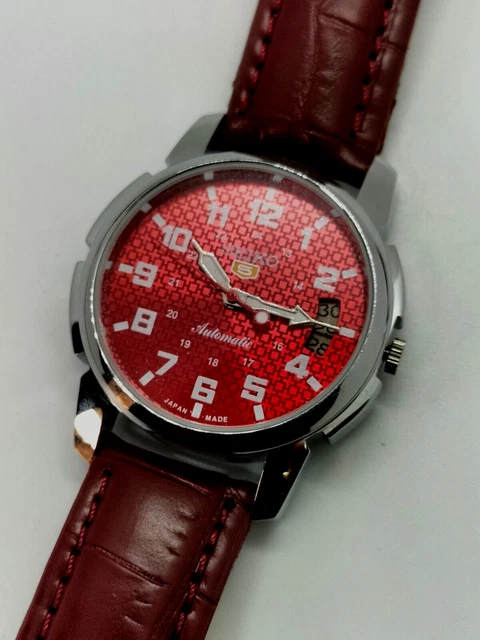 japan made Seiko 5 Automatic red Dial Day Date leather band men's Wrist Watch