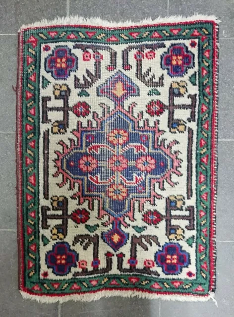 alter kleiner Teppich Orientteppich Gebetsteppich handgeknüpft 69 x 50 cm