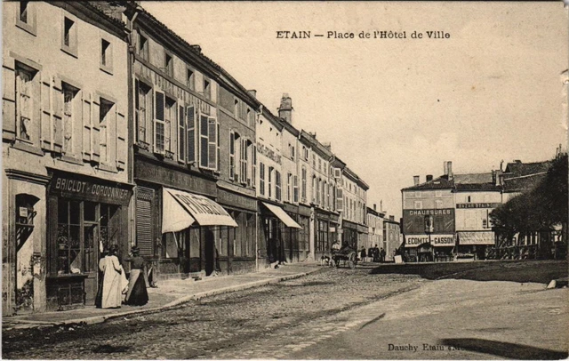 CPA Etain - Place de l'Hotel de Ville (118661)