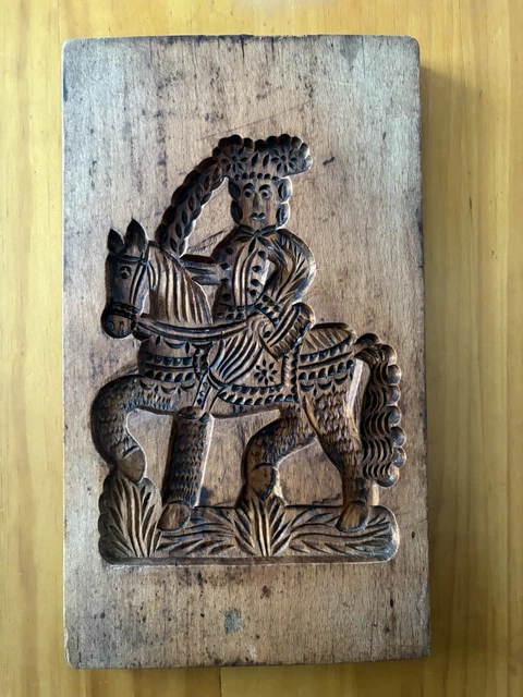 Ancien moule à sucre d'érable décoré d'une croix