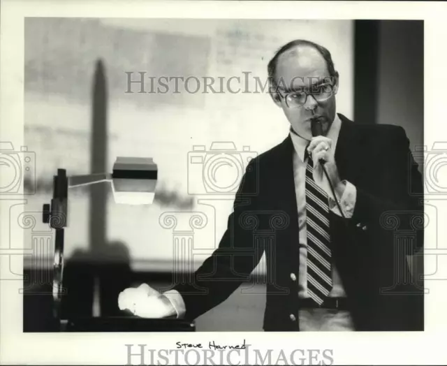 1985 Press Photo Steve Harned of National Weather Service - hcp56627