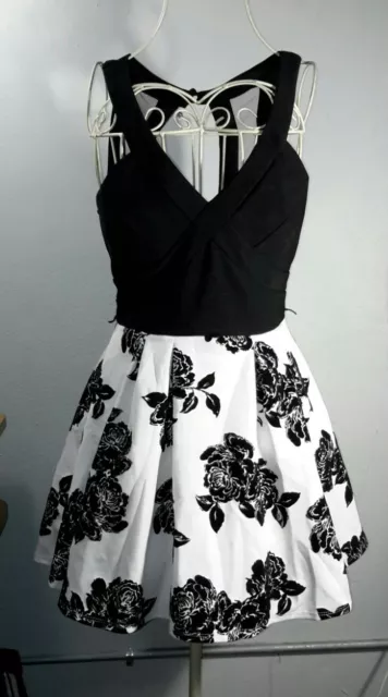 Crystal Doll Dress Women's Junior's Size 5 Black & White Floral Fit & Flare Mini 2