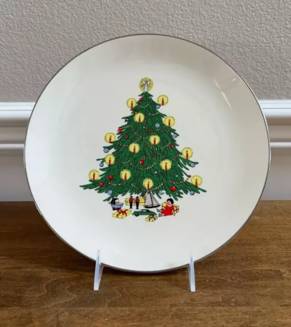 Vintage Triomphe / Usa Christmas Tree 10.75" Dinner Plate Discontinued