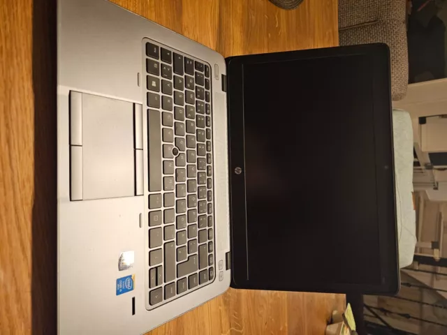 HP Elitebook 840 G2 /  i5-5300U / 2,3GHz / 8GB / 256GB SSD 