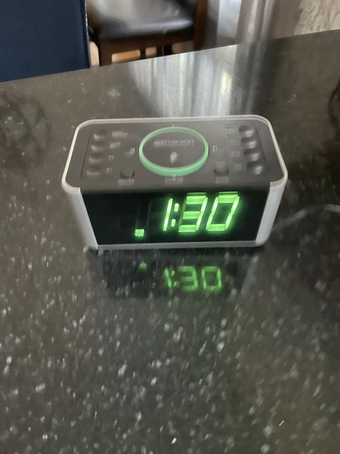 Emerson Alarm Clock Radio and QI Wireless Charger with Bluetooth ER100202
