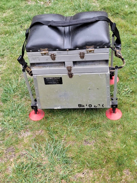 brilo fishing seat box footplate Fish Fighter Guide Series Boat with Slide Out Drawer with 4 drawer colors (Red) : Sports & Outdoors Koala Products Seat Box Footplate,