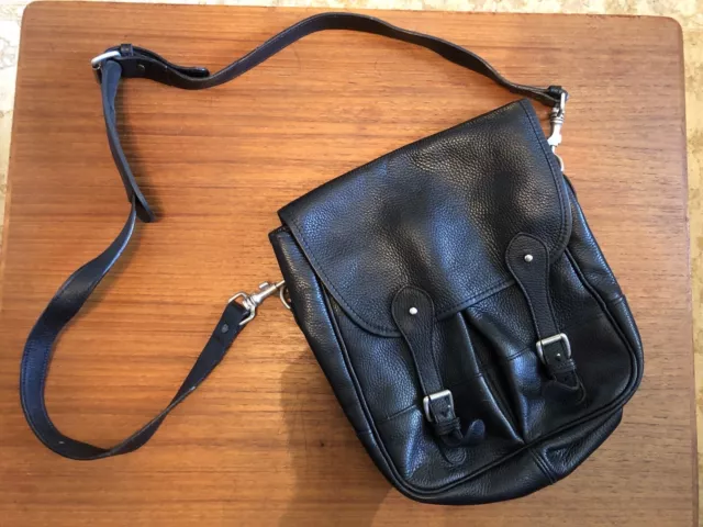 Classic Levenger Black Pebbled Leather Satchel. Very Good. Medium Size.