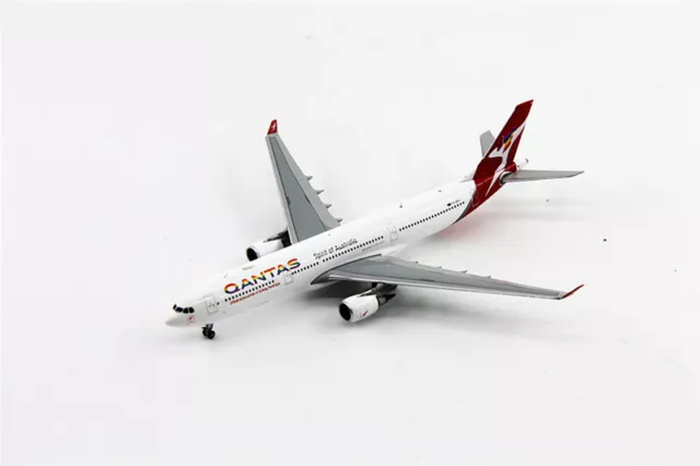 JC Wings Qantas For Airbus A330-300 VH-QPJ Spirit of Australia 1/400 Plane Model