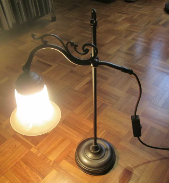 Hübsche antike Jugendstil - Tischlampe mit neuer Elektrik