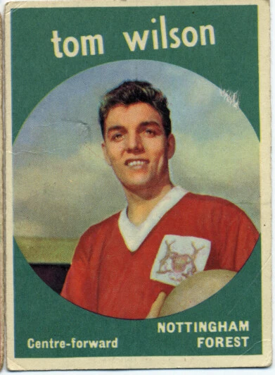 A&BC FOOTBALLERS GUM CARD - BLACK BACK 1ST SERIES 1960 - TOM WILSON No.25