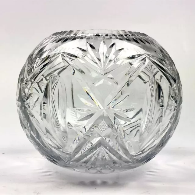 Ancien vase boule en cristal de Saint Louis, modèle 'boule à fleur' , de 1950!
