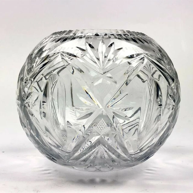 Ancien vase boule en cristal de Saint Louis, modèle 'boule à fleur'