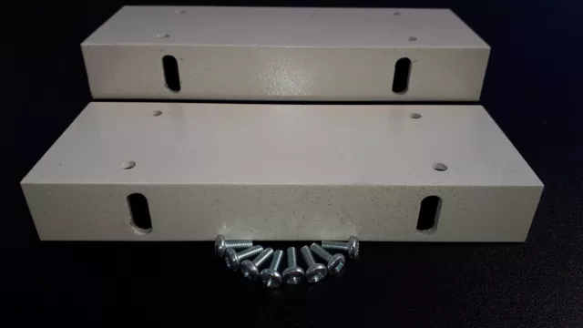 Rack ears to fit Akai S6000 + screws Akai sampler