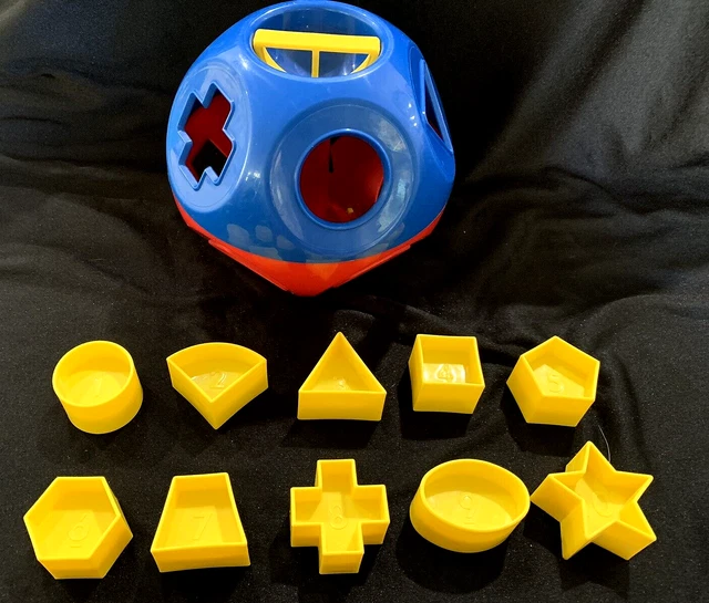 VINTAGE TUPPERWARE TOYS Shape O Ball Sorter Complete w 10 Yellow Pieces