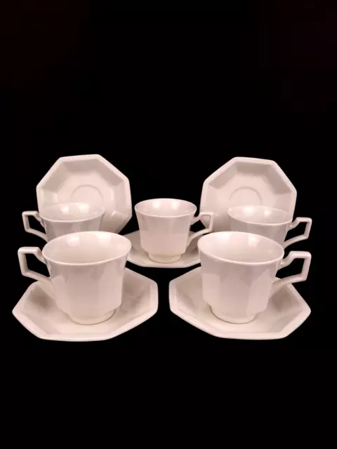 Vintage Johnson Bros Heritage Teacup & Saucer Set 10 Piece Made In England VGC