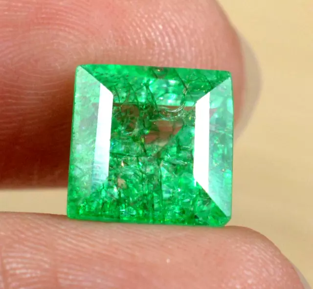 Pietra preziosa sciolta certificata GGIE quadrata da 5,35 ct di smeraldo...
