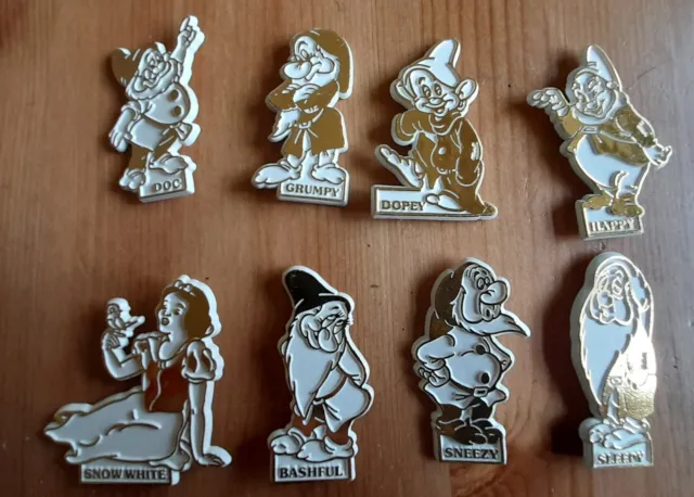 Vintage 80's Snow White and the 7 Dwarfs Badges- The Walt Disney Company - Rare!