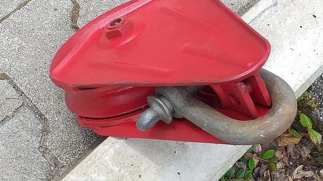 Umlenkrolle , Seilrolle, Heberolle, Baurolle mit beweglichen Seitenblechen
