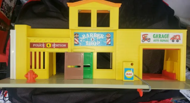 Vintage Fisherprice Little People Main Street