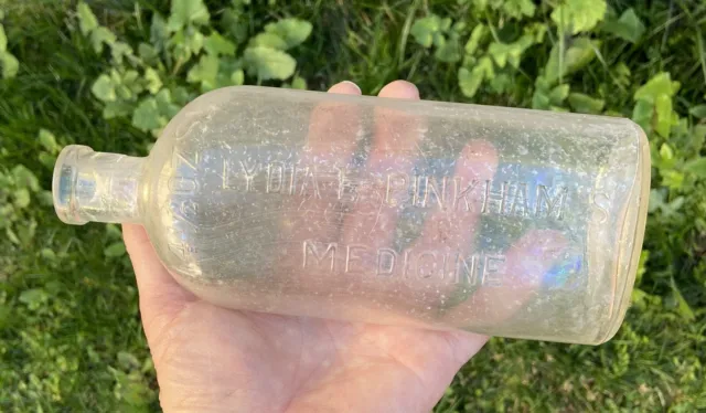 Old Antique Quack Medical Glass Bottle LYDIA E. PINKHAM'S MEDICINE 14 1/2 OZS