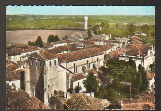 CASTELSAGRAT (82) CHATEAU D'EAU , VILLAS & EGLISE , vue aérienne rapprochée 1969