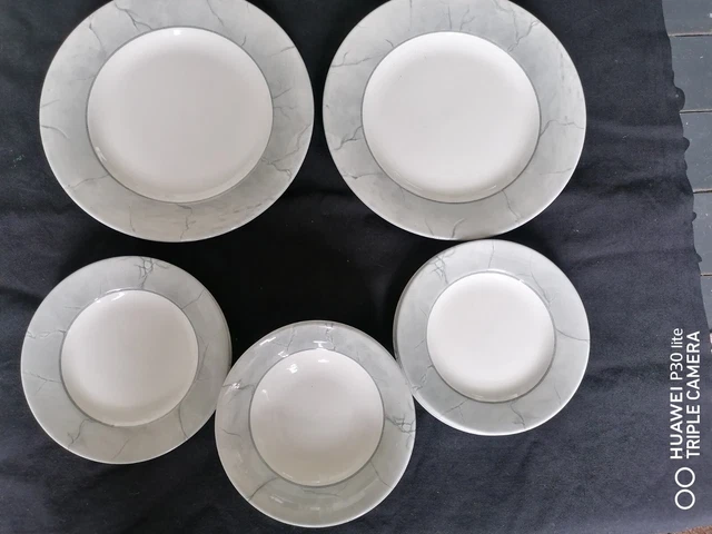 Stoviglie vintage Churchill Staffordshire Partenone. 14 articoli.