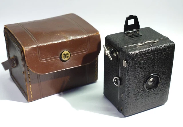 Cámara tengor en caja Zeiss Ikon de tamaño pequeño antigua/vintage en estuche.
